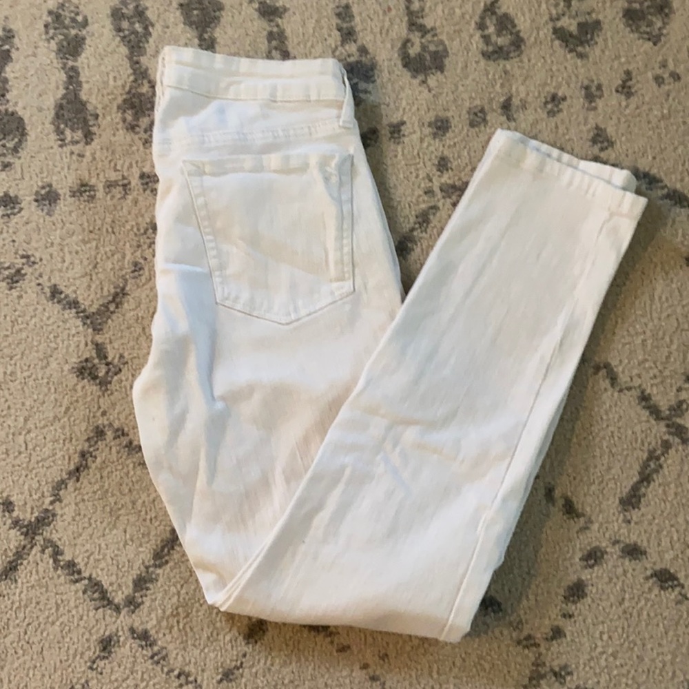 White skinny jeans